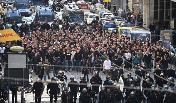 tifosi-eintracht-a-napoli
