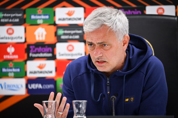 as-roma-training-session-and-press-conference-44