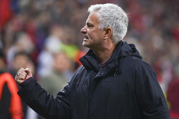 bayer-leverkusen-roma-mourinho-2