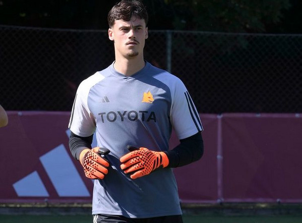 svilar-allenamento-trigoria