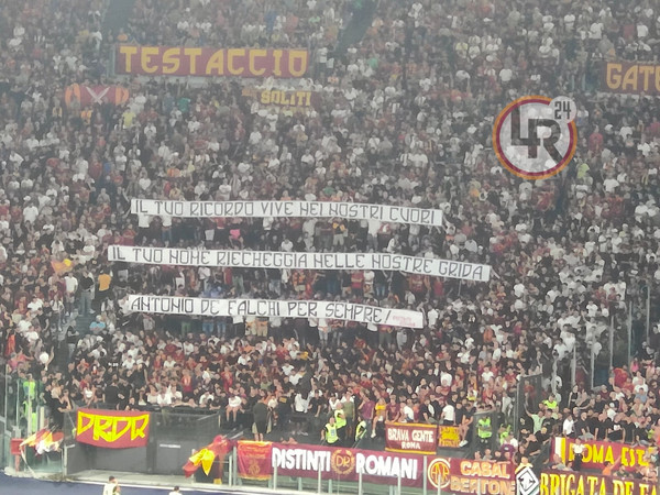 de-falchi-striscione-roma-milan