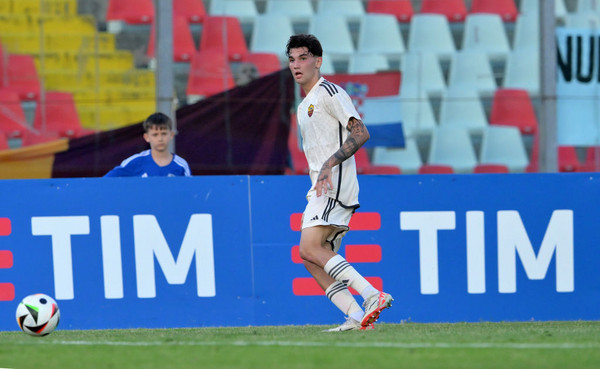 as-roma-v-genoa-cfc-u18-semi-final