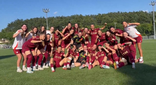coppa-italia-femminile-primavera-roma-fiorentina-esultanza-squadra