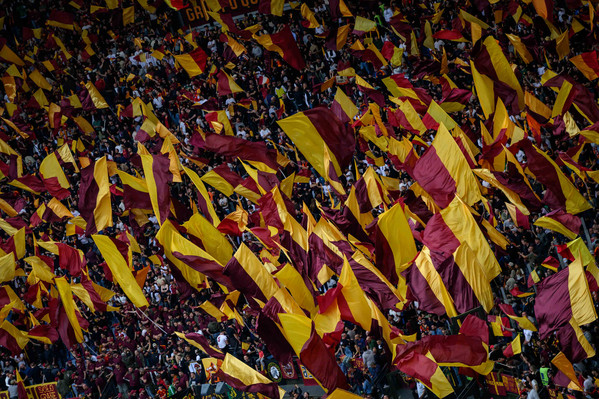 roma-fiorentina-curva-sud-bandiere-5