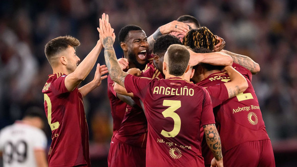 roma-milan-esultanza-squadra-2