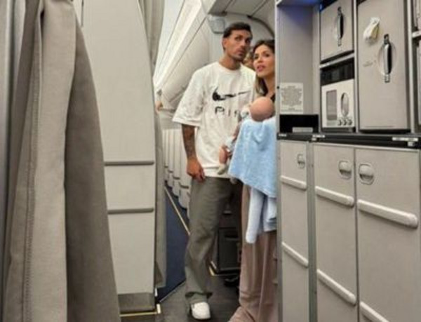 paredes-famiglia-aereo