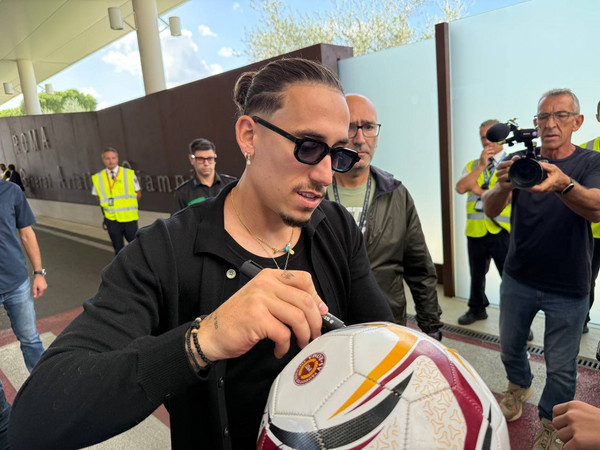 arrivo-tsimikas-autografo