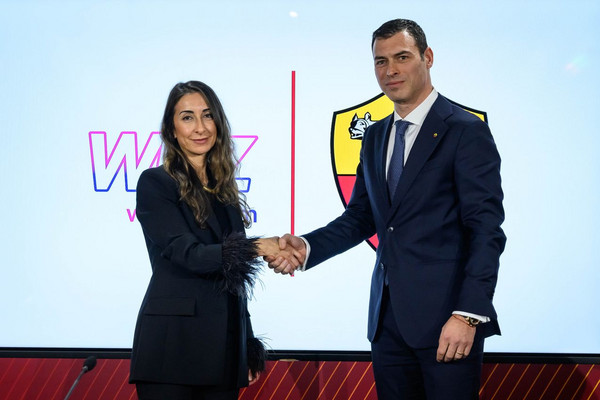 241075f1f2f5-luc1785