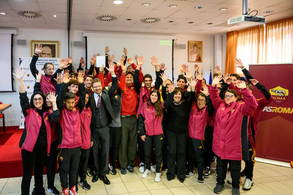 f603dc21f9af-mezzotesto-eva4634