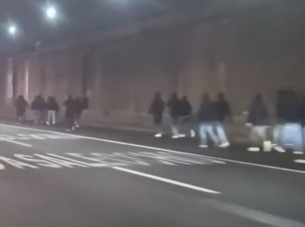 scontri-tifosi-roma-fiorentina-a1-bologna