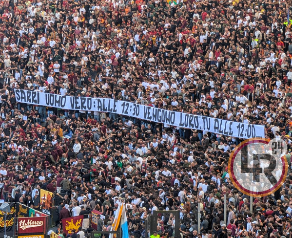 roma-lazio-striscione-sarri